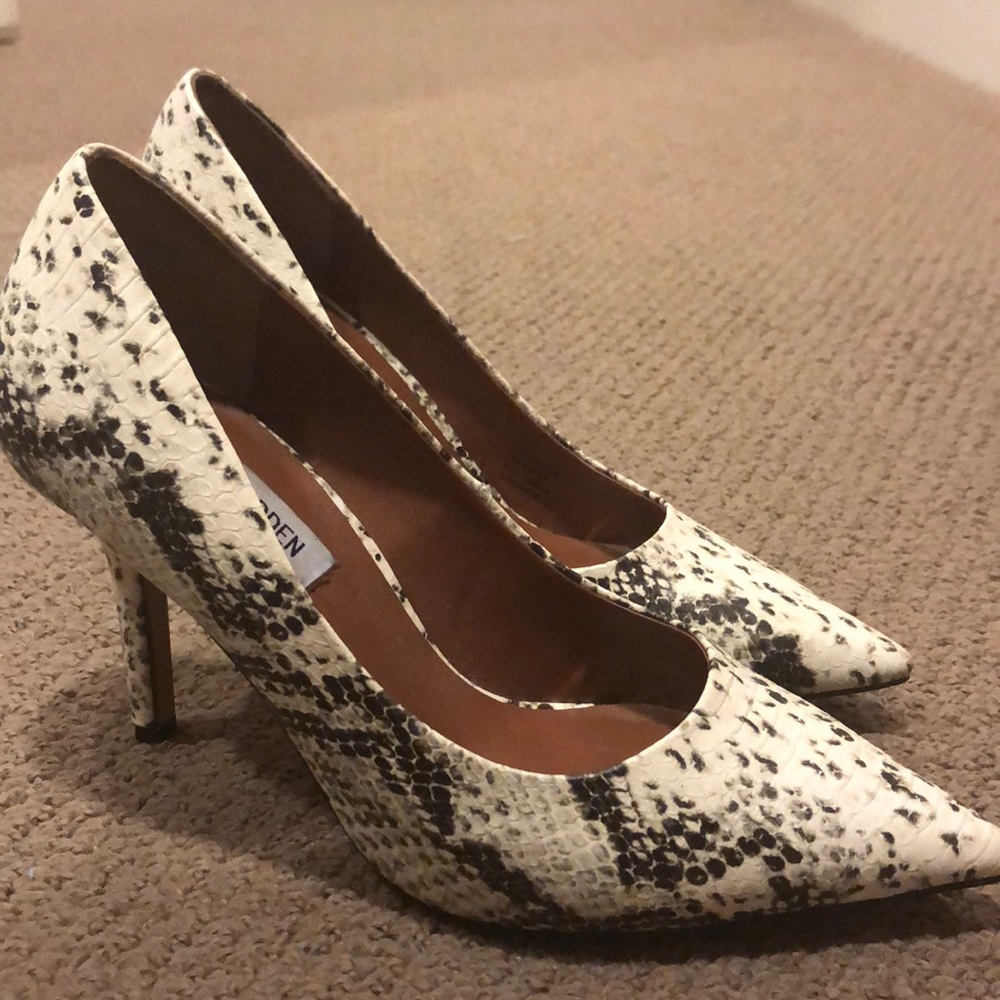 Steve Madden pumps